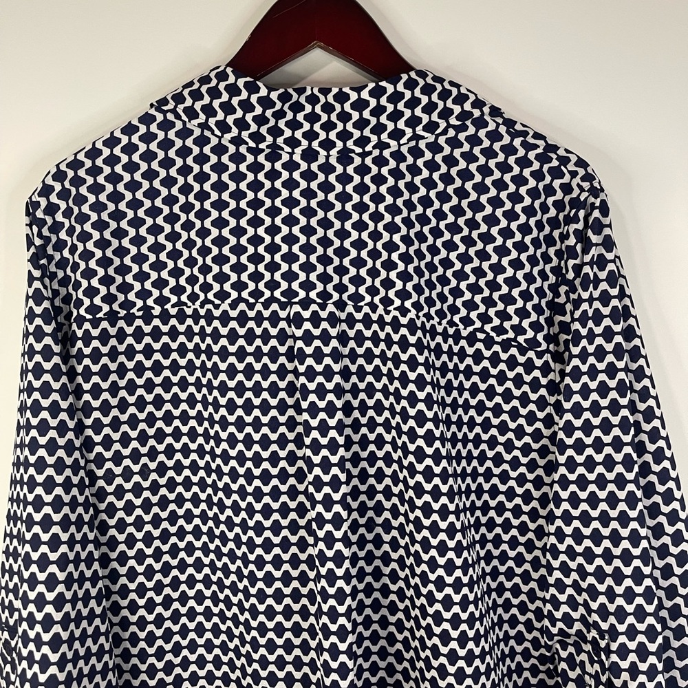 Tommy Hilfiger‎ Navy and White Zigzag Button Down blouse - Picture 10 of 10
